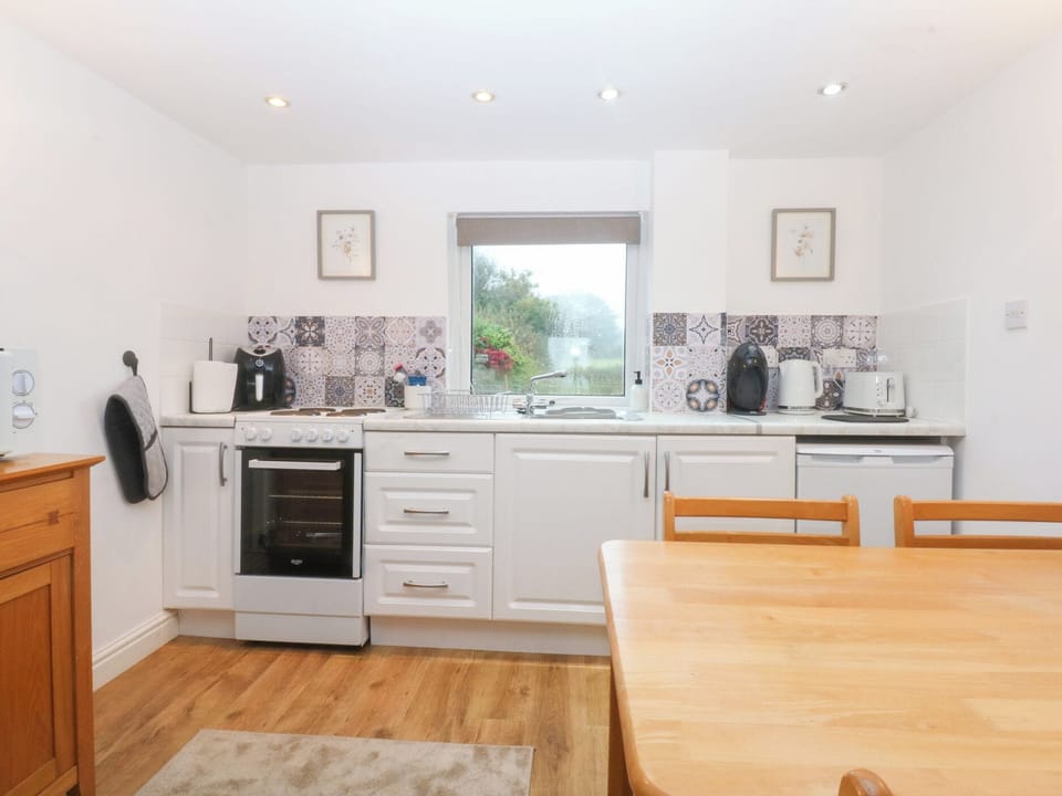 Cottage | Private kitchen | Cookware/dishes/utensils