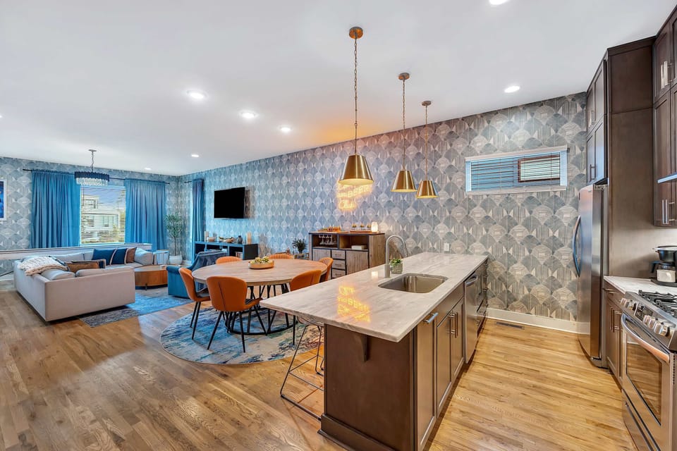 House | 4 bedrooms, desk, Internet