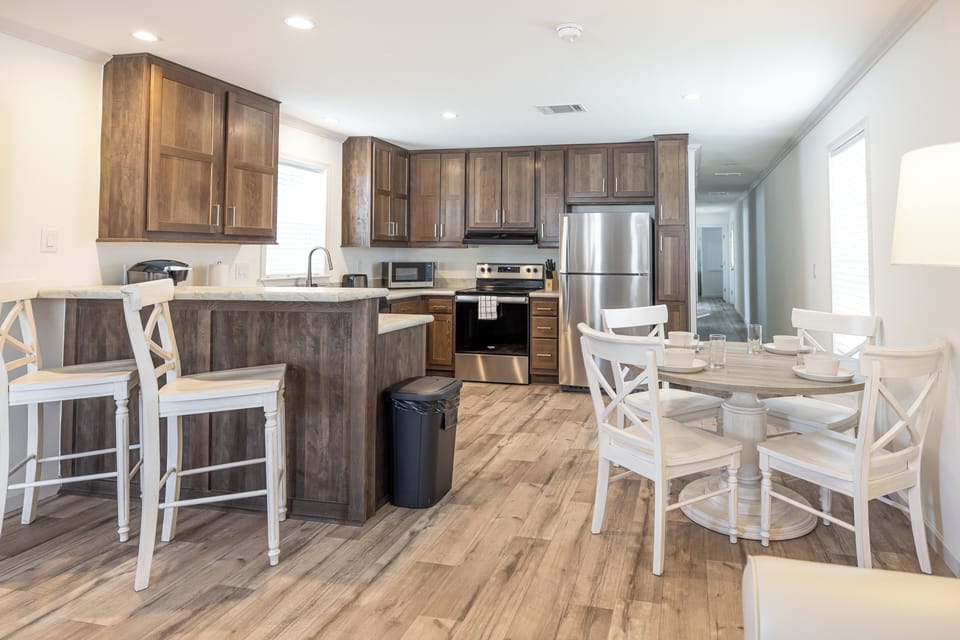 Family Mobile Home, 3 Bedrooms, Non Smoking, Pets Allowed | Private kitchen