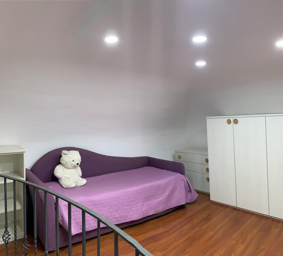 Traditional House | Children's theme room