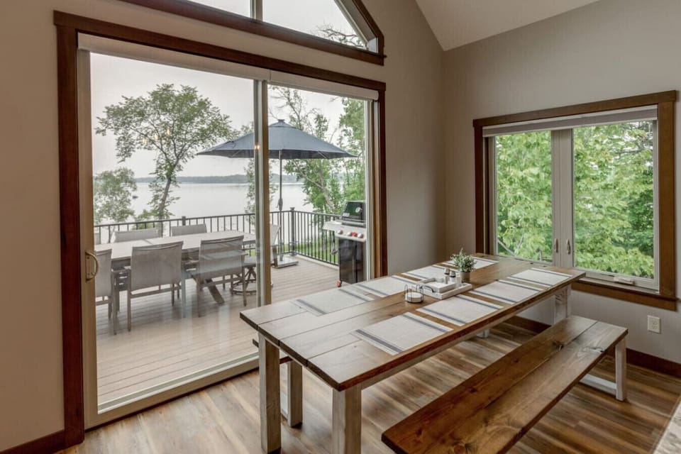 Plenty of seating indoor & outdoor for all your dining needs