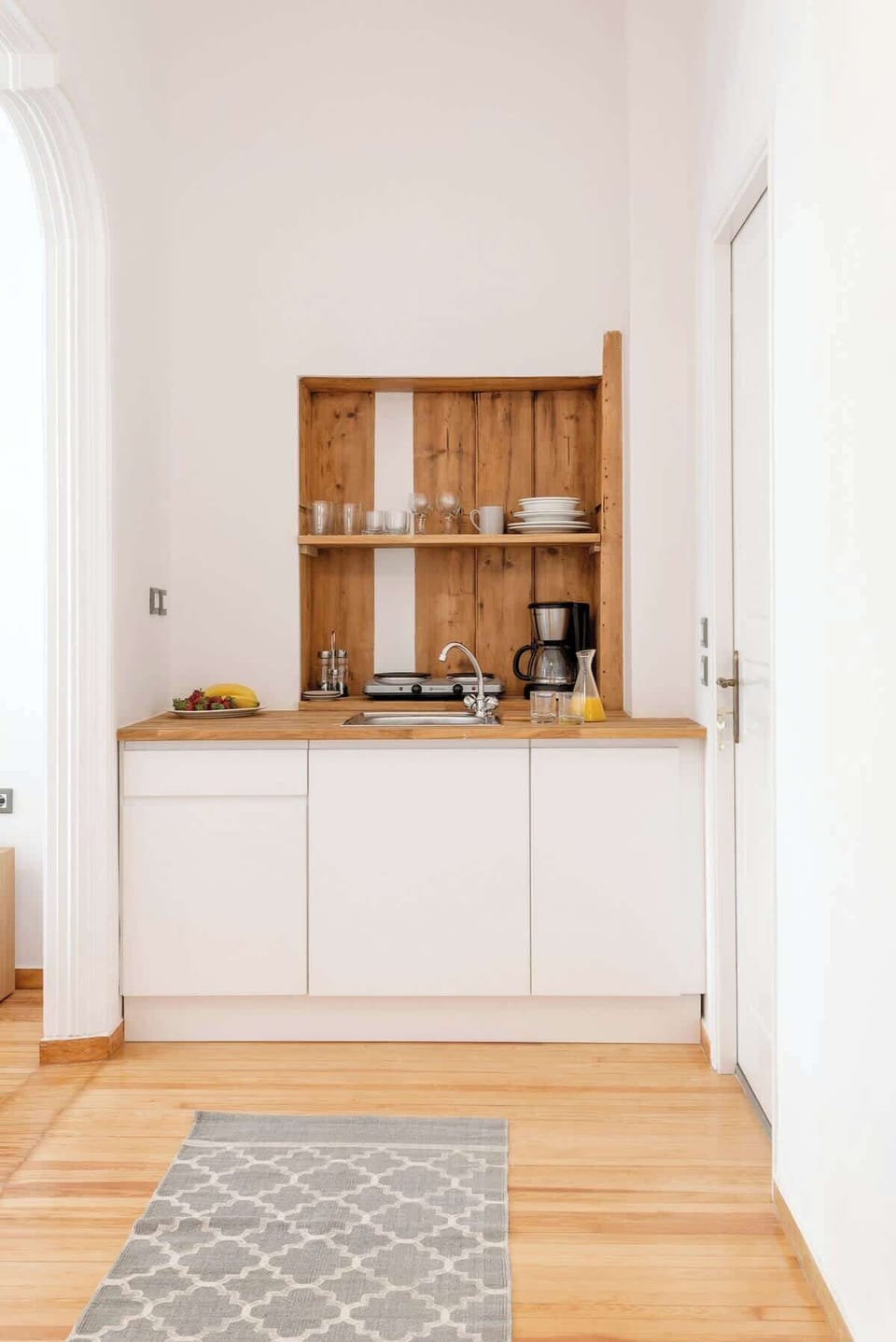 Kitchennette space av ailable 