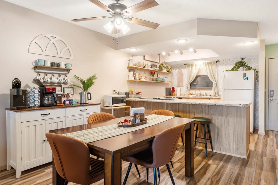 Condo, Multiple Beds, Patio, Mountain View (Mossy Pines of the Ozarks) | Dining