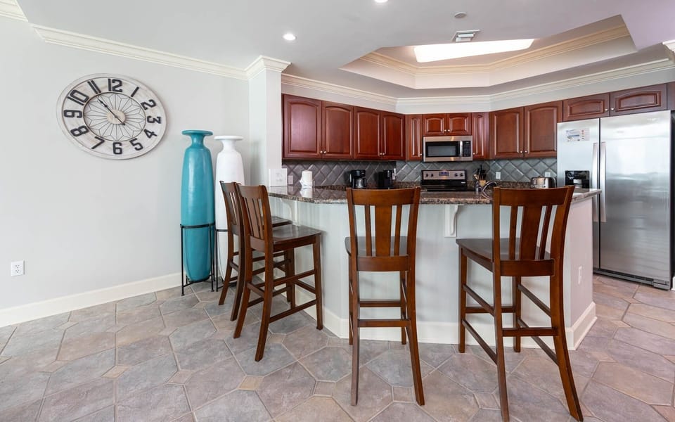 Condo, 3 Bedrooms | Private kitchen | Coffee/tea maker, fridge, oven