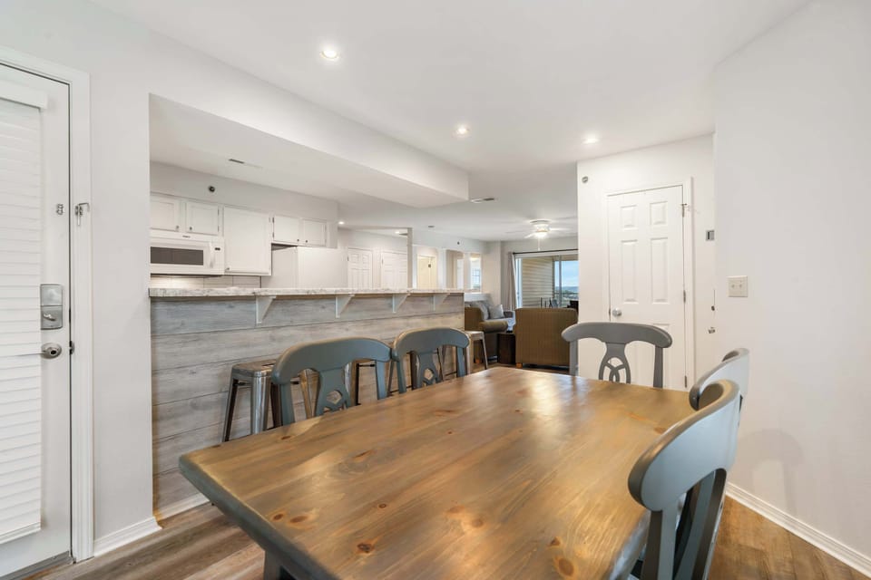 Condo, Multiple Beds, Balcony (Ozark Mountain Oasis) | Dining