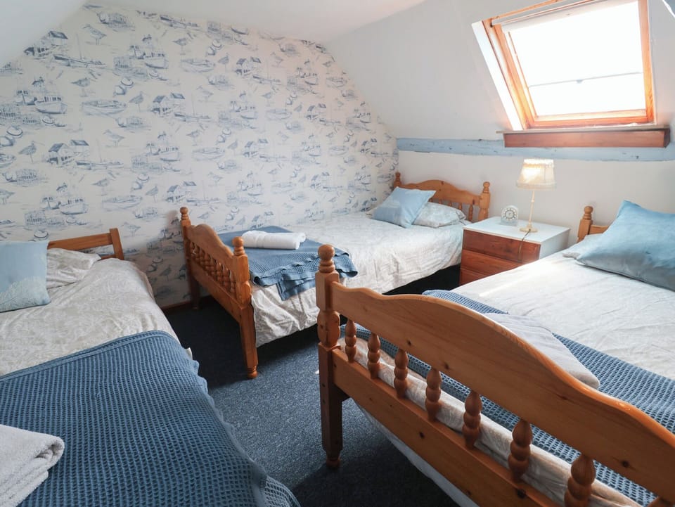3 bedrooms, individually decorated, individually furnished, free WiFi
