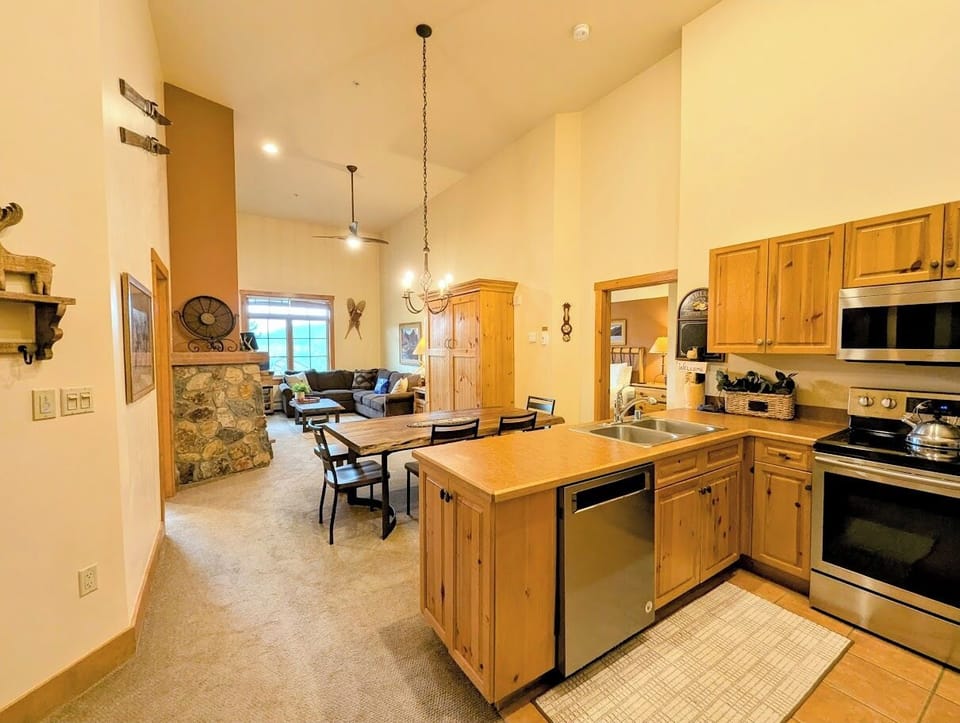 Unit entry way