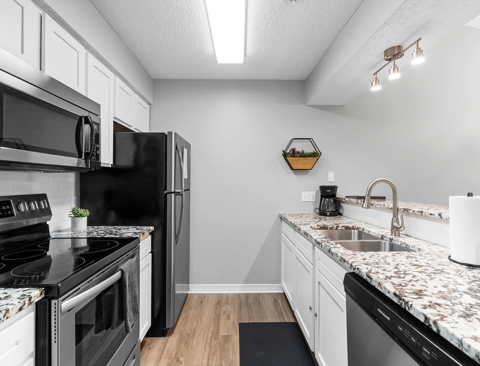 Condo, Multiple Beds, Balcony, Golf View (Quittin' Time) | Private kitchen | Fridge, microwave, oven, stovetop