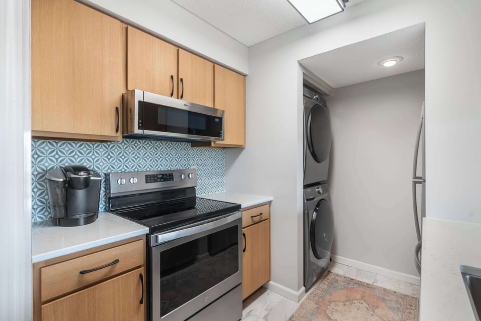 Condo, Multiple Beds, Balcony, Golf View (Relaxing 9th Hole View) | Private kitchen | Fridge, microwave, oven, stovetop