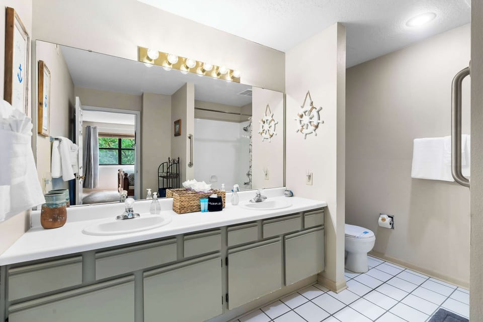 Ron's Retreat Stay for 6 With Resort Amenities Apartment in Branson