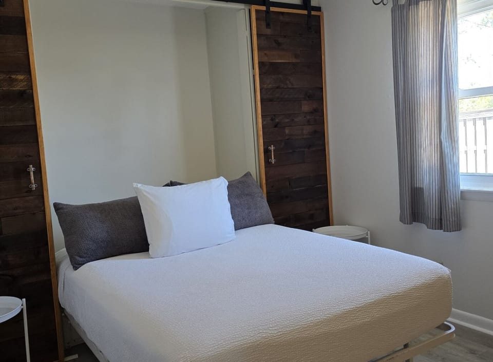 Bedroom 3 Queen Murphy Bed