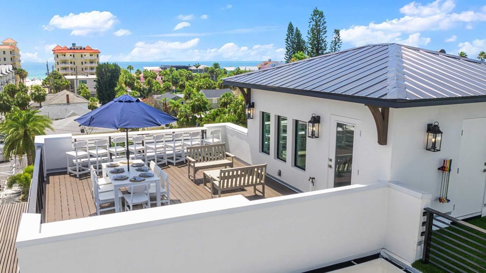 Aerial Drone - Rooftop Access - Outdoor Dining - Gulf Views