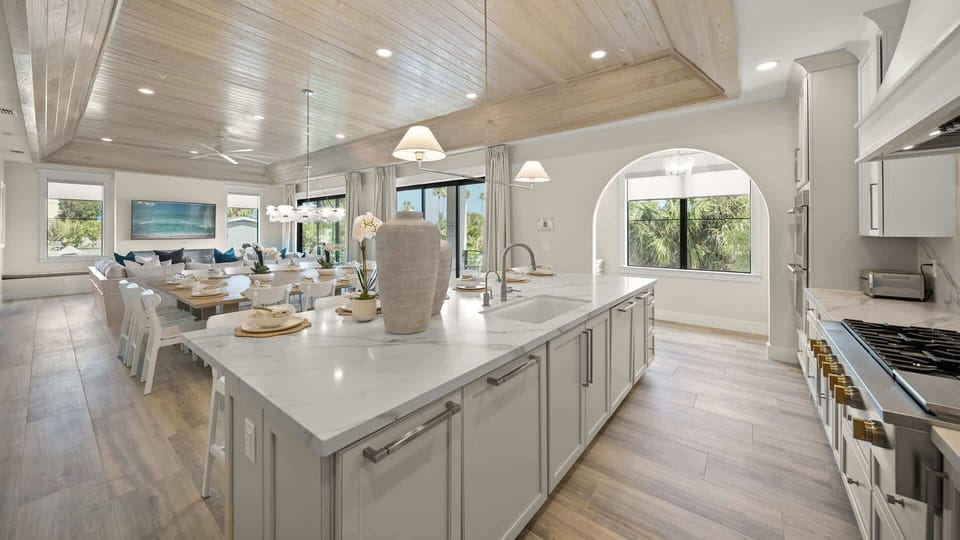 Kitchen - Oversized Refrigerator - (2) Dishwashers, Double Ovens, &amp; Large Gas Stove - Bar Seating for 6