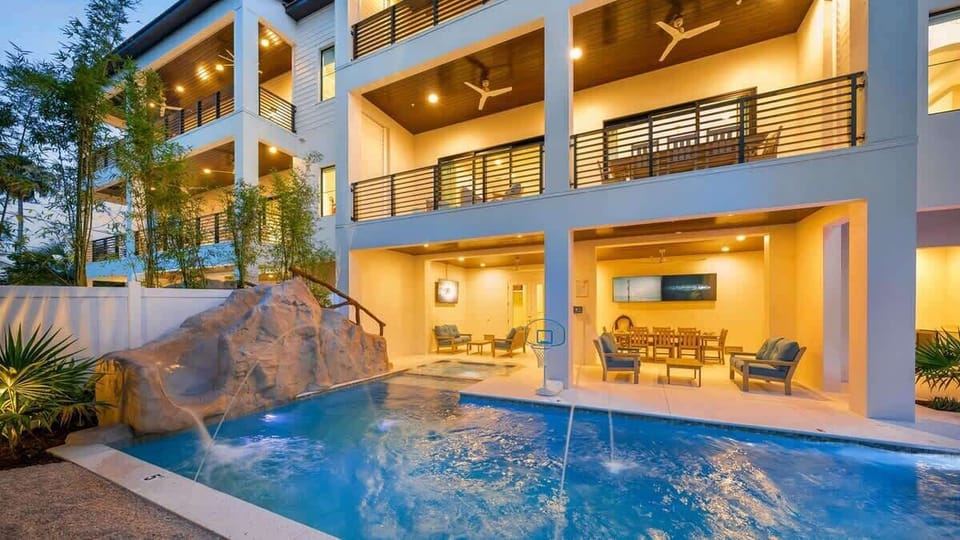 Twilight - Resort Style Pool &amp; Spa - Waterslide - Pool Basketball - Lounge Chairs