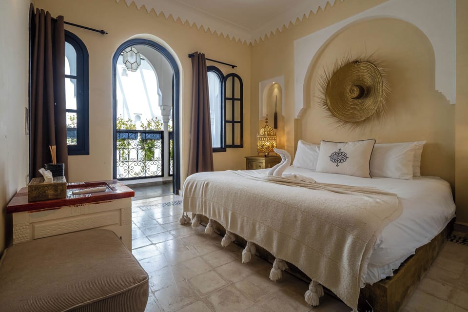Superior Double Room | Soundproofing, free WiFi, bed sheets