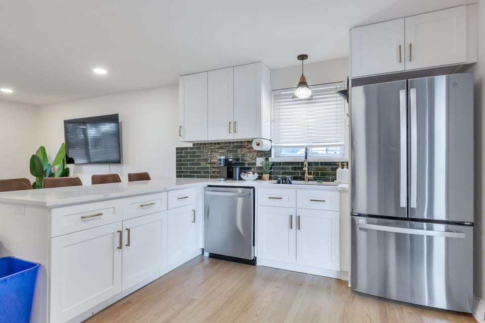 Spacious counter tops 