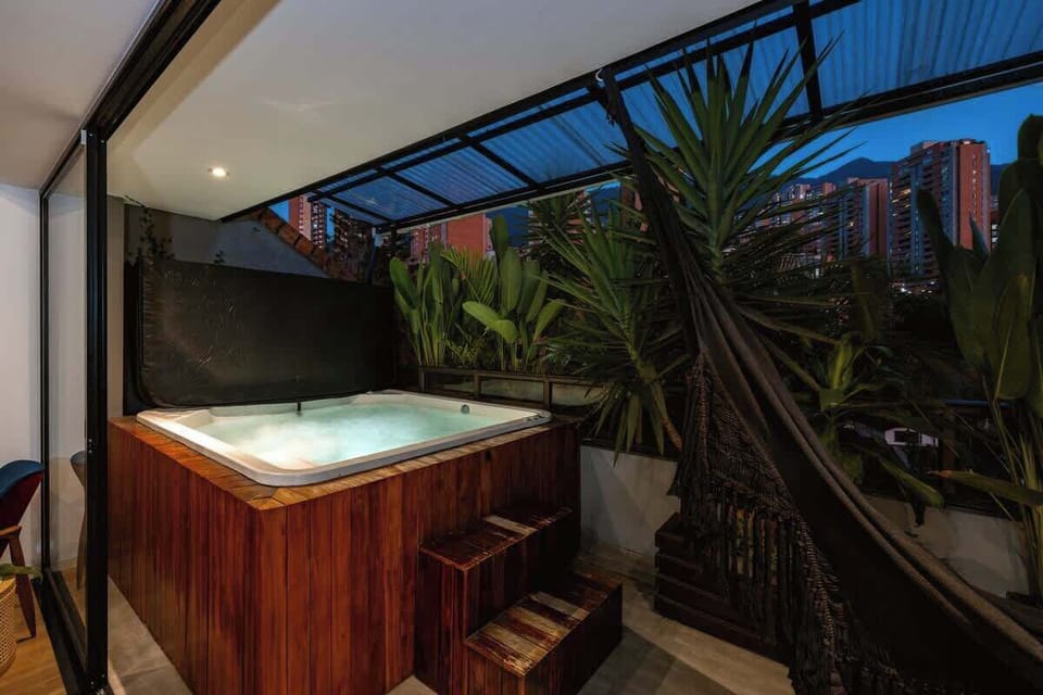 Indoor spa tub