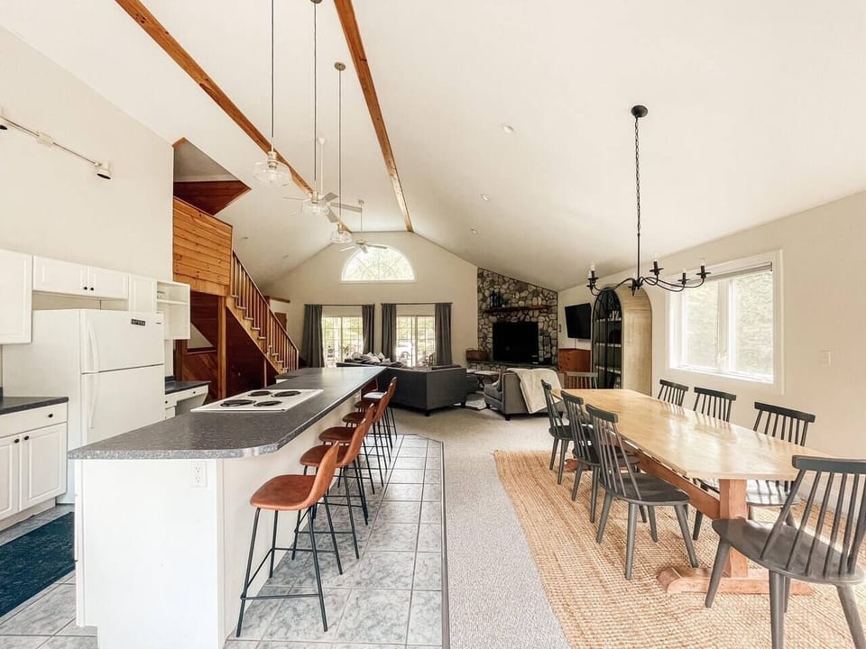 Large entertaining space 