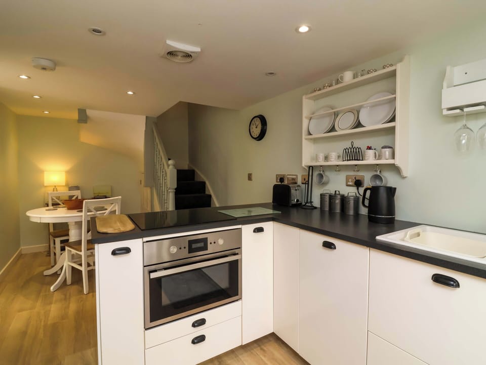 Fridge, microwave, dishwasher, toaster