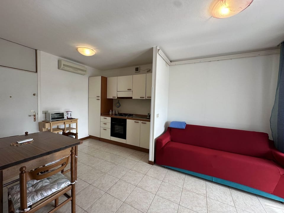 Apartment, 2 Bedrooms, Balcony, Ocean View | Living room