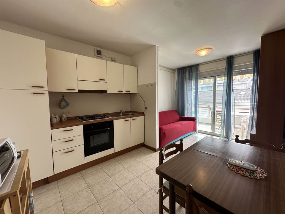 Apartment, 2 Bedrooms, Balcony, Ocean View | Interior