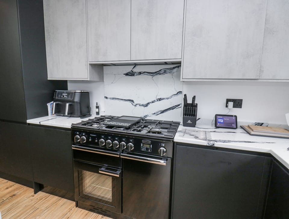 Dishwasher, cookware/dishes/utensils
