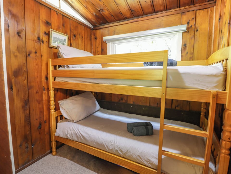 3 bedrooms, individually decorated, individually furnished, free WiFi