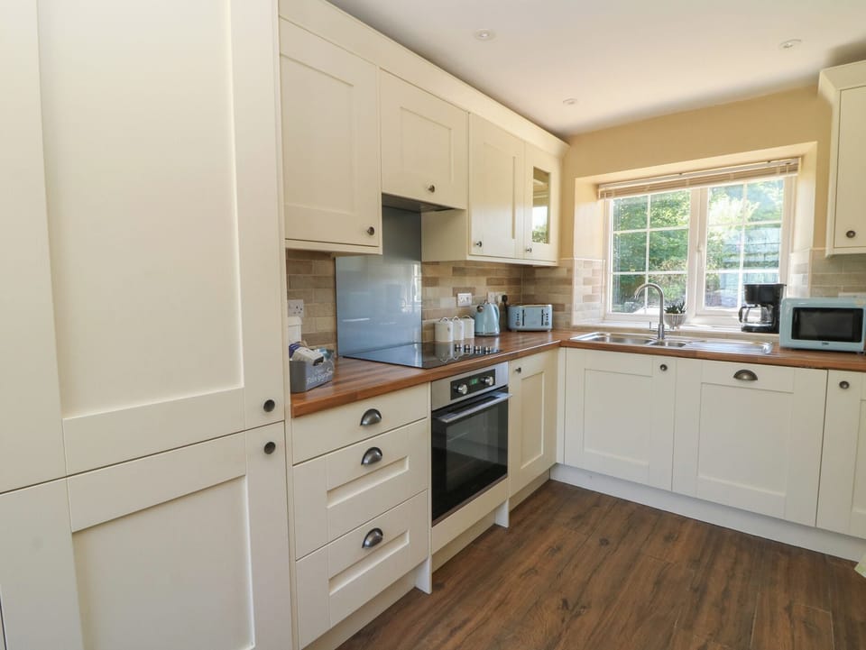 Fridge, microwave, dishwasher, toaster