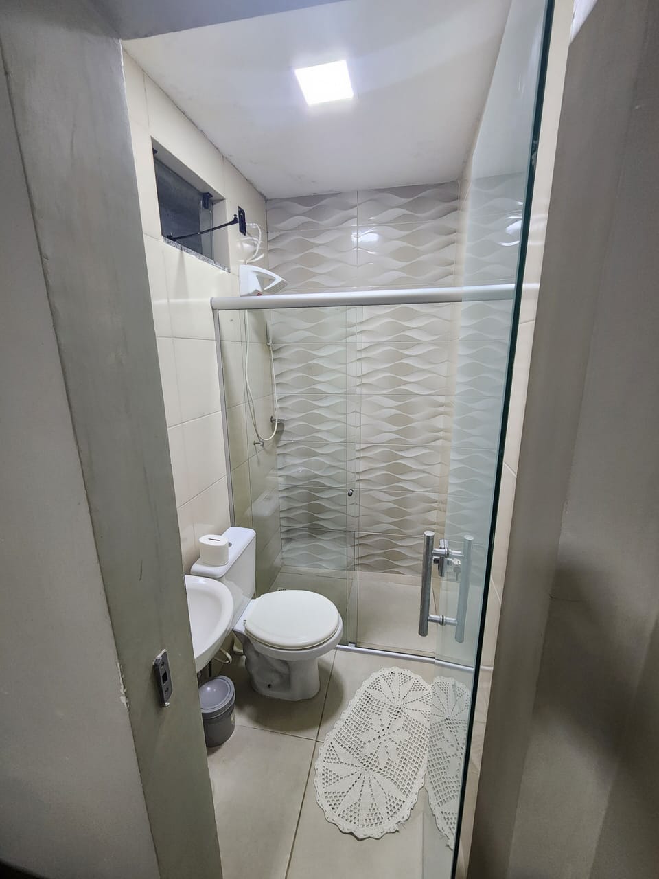 Shower, towels