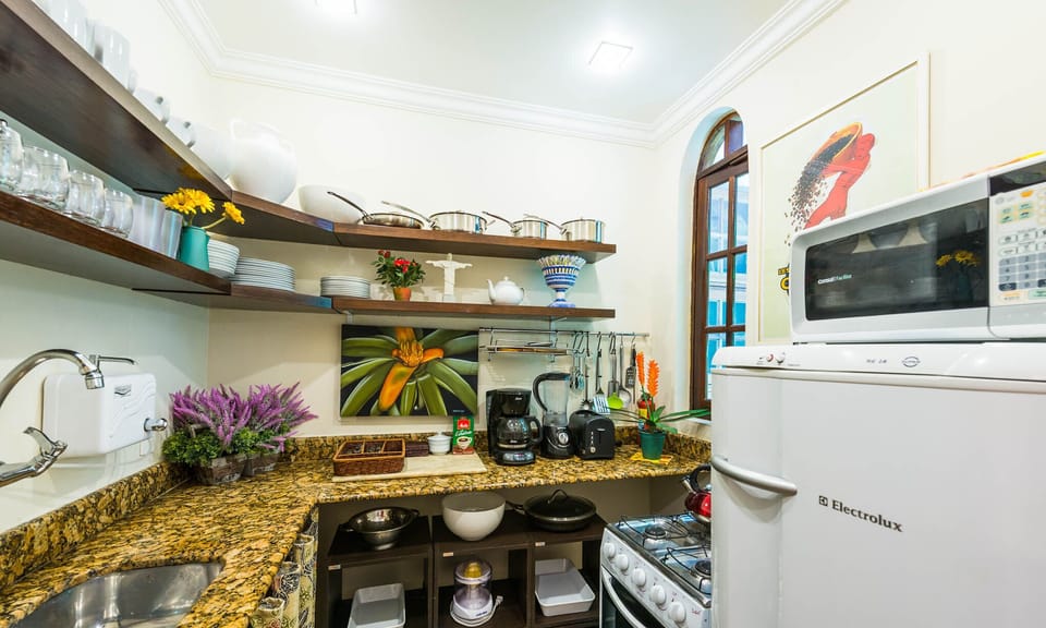 Deluxe Apartment, Balcony, Partial Ocean View | Private kitchen | Toaster