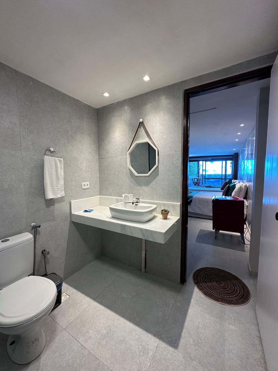 Family Room | Bathroom | Shower, free toiletries, hair dryer, soap