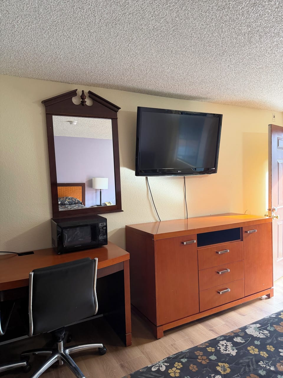 Comfort Single Room | Desk, iron/ironing board, free WiFi