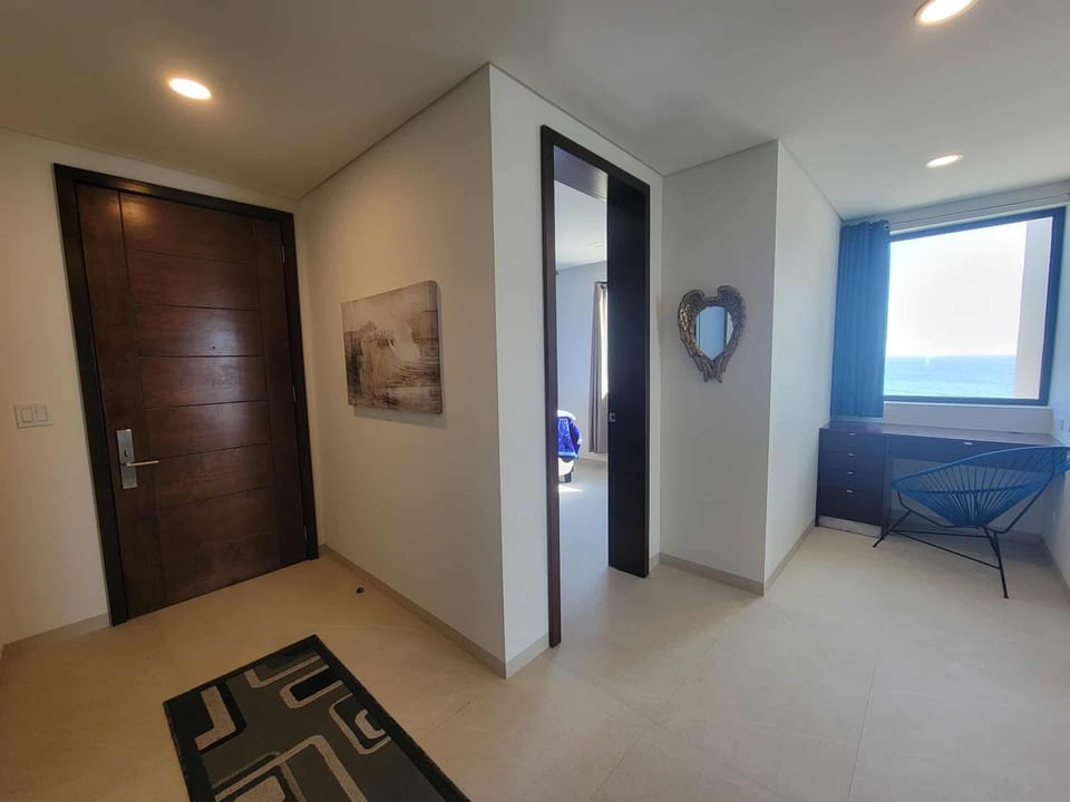 Entryway 2
