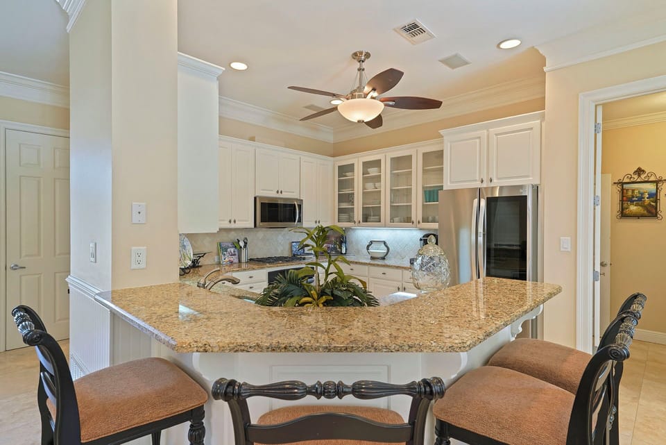 Tropical Dreams by the Sea - Destiny West - Kitchen