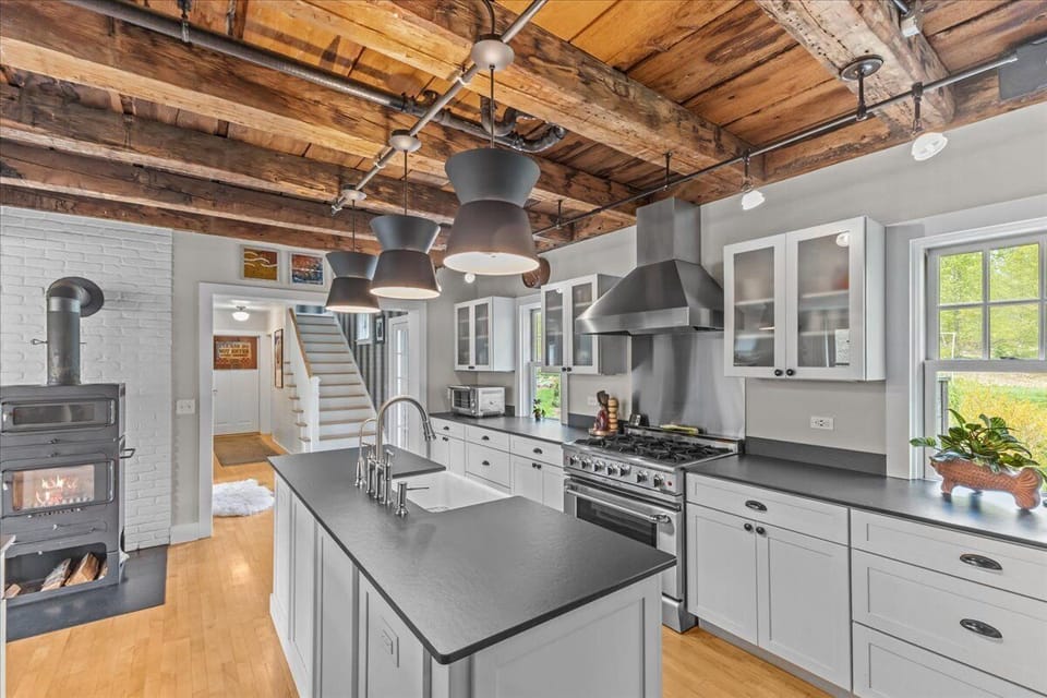 North Slope Haus - Modern 3BR, Hot Tub, Gym & Bar (5911)