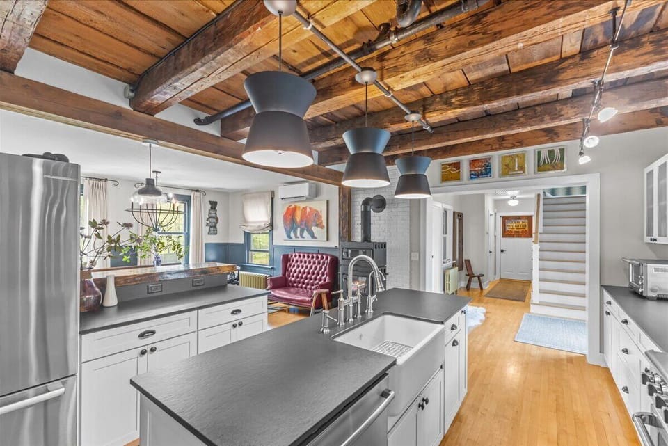 North Slope Haus - Modern 3BR, Hot Tub, Gym & Bar (5912)