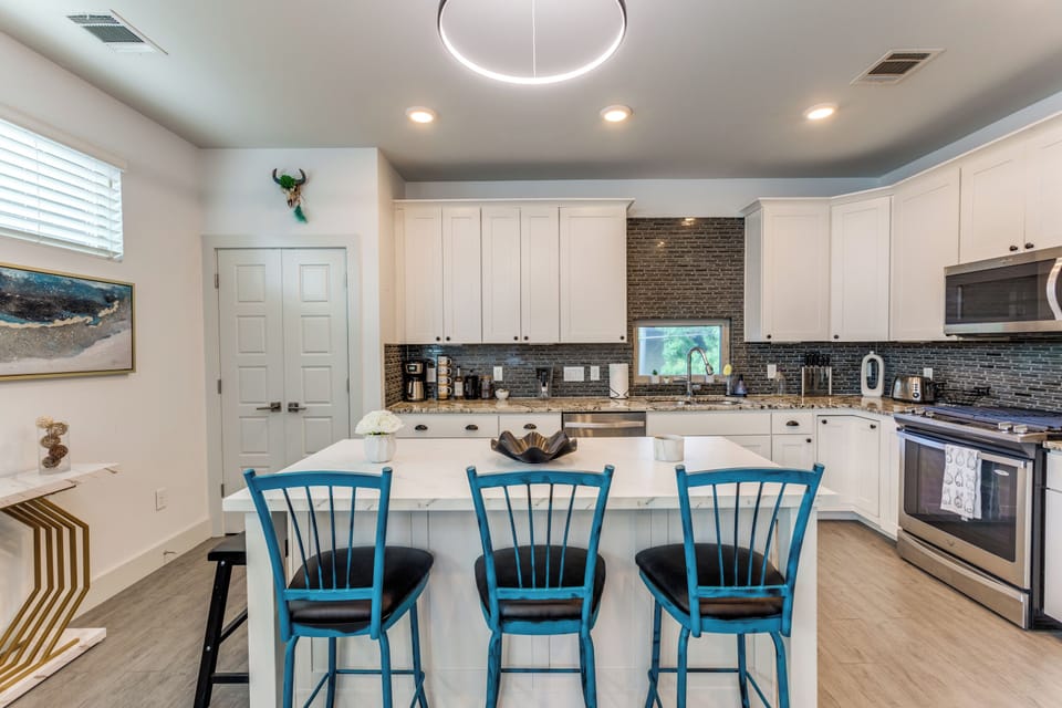 Open Kitchen perfect Holiday & Family meals,  Bachelor & Bachelorette events