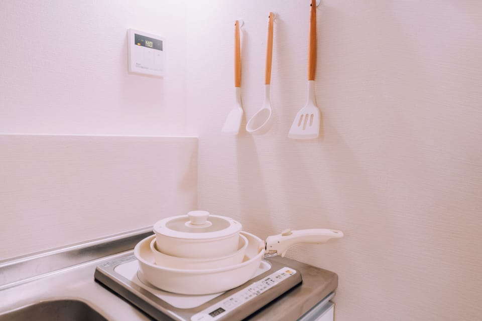 Apartment, Non Smoking | Private kitchen | Electric kettle