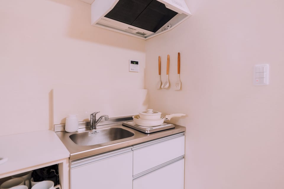 Apartment, Non Smoking | Private kitchen | Electric kettle