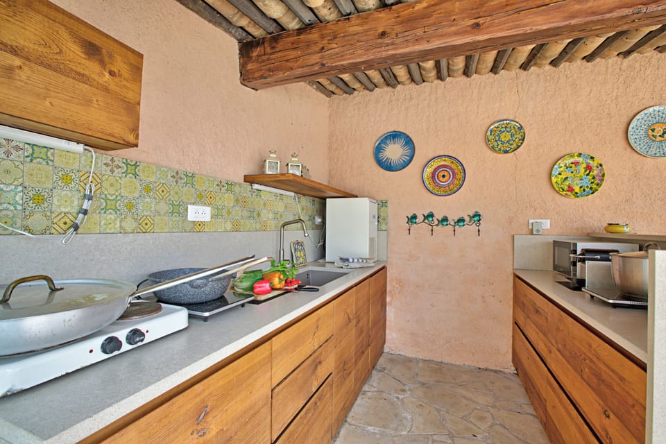 Outdoor kitchen