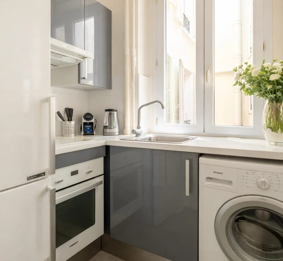 Well equipped kitchen