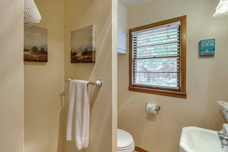 Bathroom | Towels Provided | Main Floor