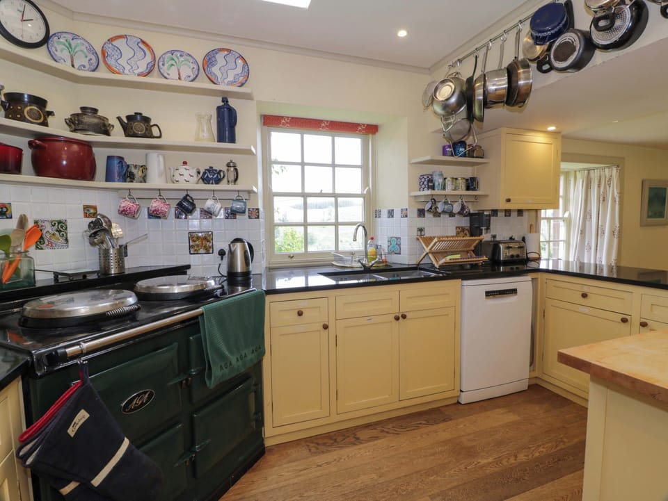 Dishwasher, cookware/dishes/utensils