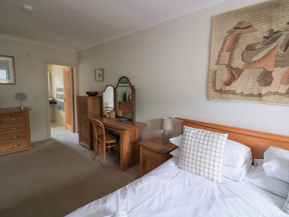 4 bedrooms, individually decorated, individually furnished, free WiFi