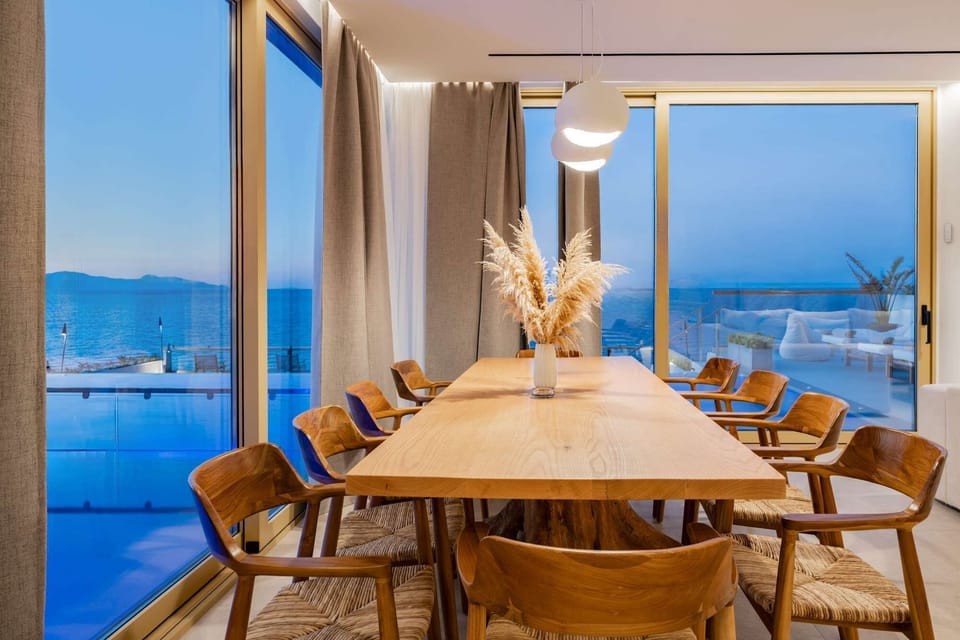 Beach, DiningArea, Pool