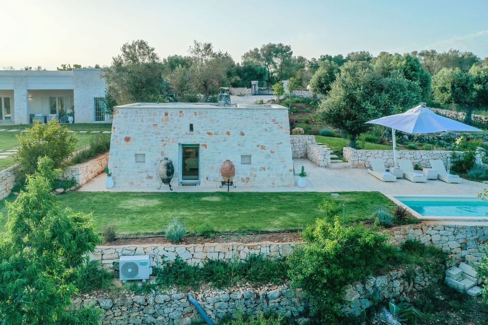 Amenities, Building Exterior, Garden, Pool, Room Detail, Spring, Summer