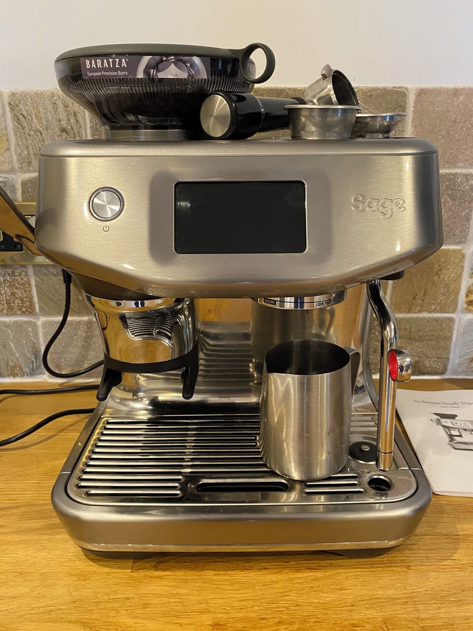 Bean-to-cup coffee machine