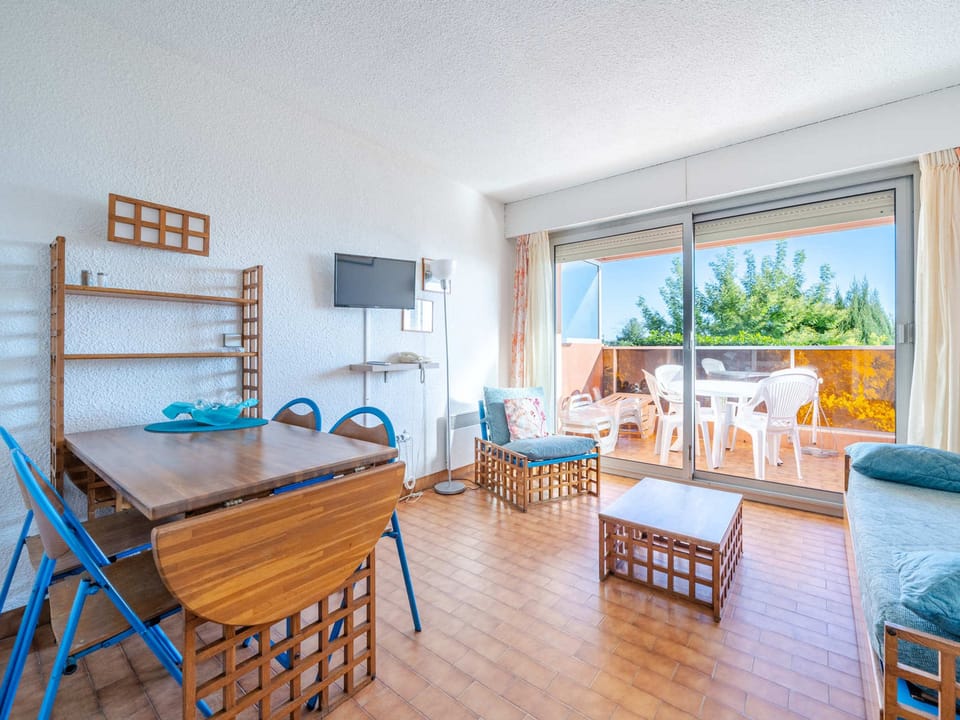 Cozy studio for 4 with Wi-Fi, sea view Apartment in Roquebrune-Cap-Martin