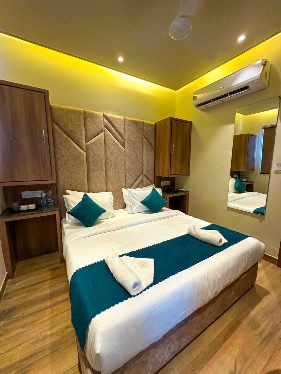 Deluxe Double Room, City View | Premium bedding, minibar, desk, laptop workspace