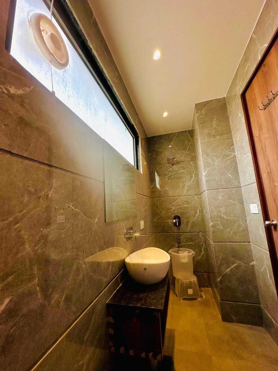 Deluxe Double Room, City View | Bathroom | Shower, free toiletries, hair dryer, slippers